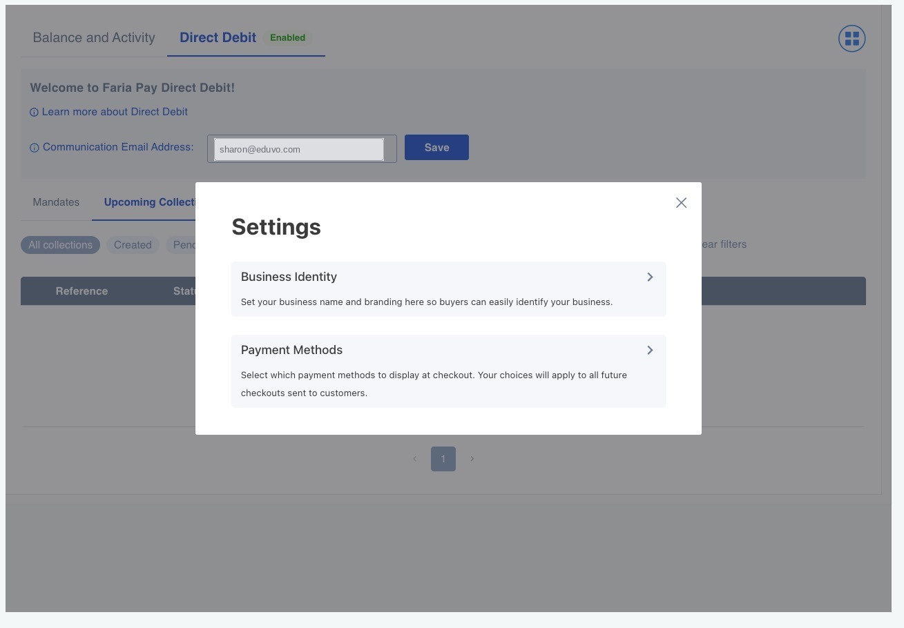 Modal de configuración con secciones de Identidad empresarial y Métodos de pago