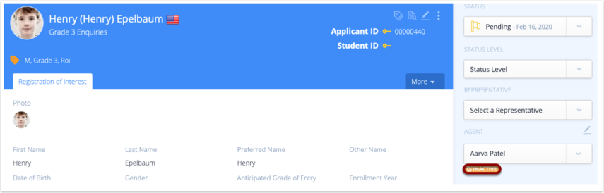 Captura de pantalla: También puede navegar al Perfil del solicitante y, en Agente a la derecha, hacer clic en Inactivo o Activo.