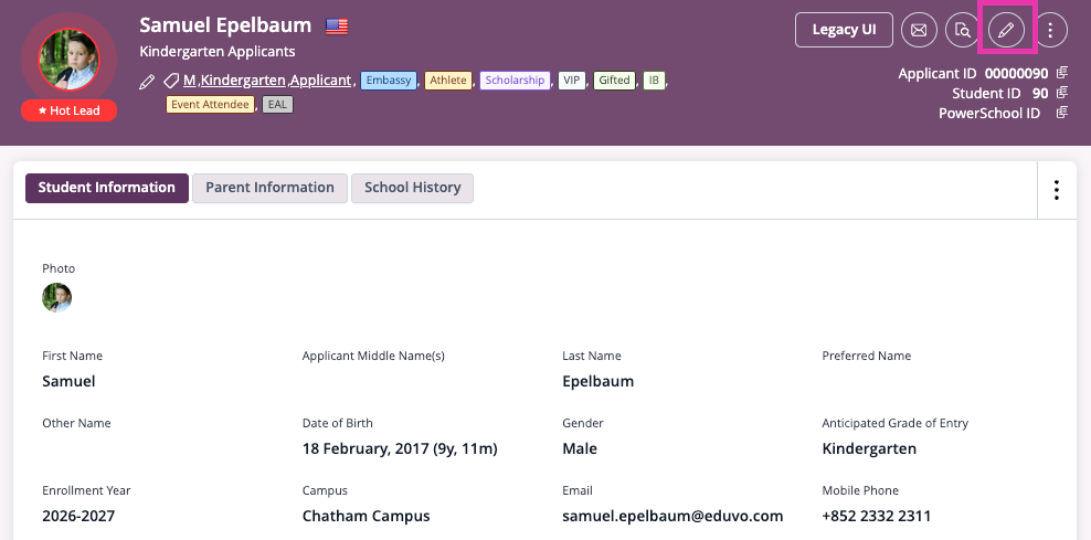 屏幕截图：进入学生个人资料页面，点击右上角的铅笔图标即可编辑申请人信息。