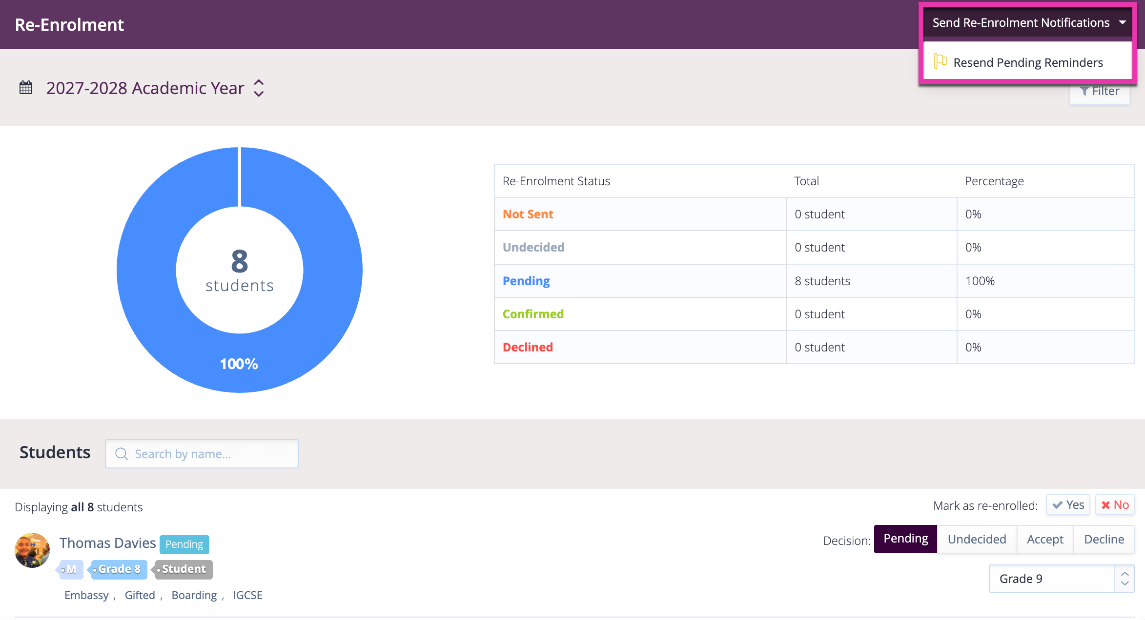 Captura de pantalla: Es posible enviar correos electrónicos de notificación de reinscripción a estudiantes individuales.
