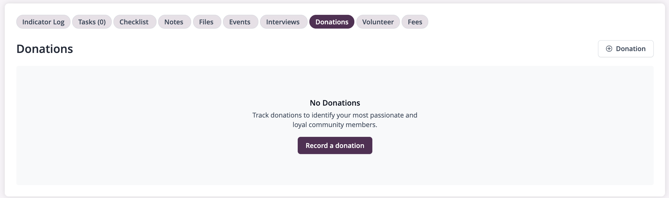 Captura de pantalla: En el perfil de exalumno, haga clic en la pestaña Donaciones y luego en + Donación para registrar una nueva donación para ese exalumno.
